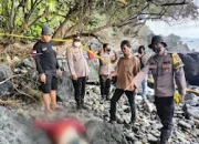 Viral !! Penemuan Sosok Mayat Pria di Pinggir Pantai Cukuh Pandan