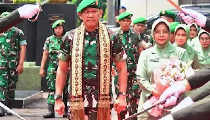 Mayjen TNI Kristomei Ajak Seluruh Prajurit Dan PNS Bangun Kebersamaan Demi Kemajuan Kodam XXI/Raden Intan