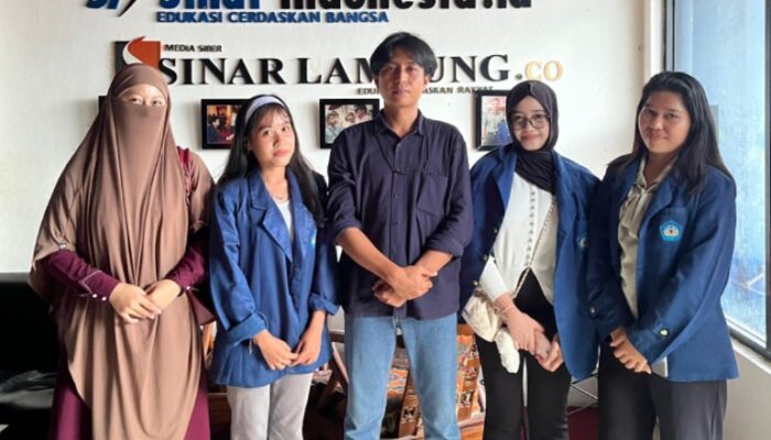 Mahasiswa FISIP Unila Kupas Strategi Pengembangan Media