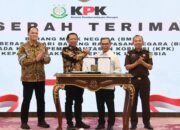 Komitmen Pulihkan Aset, KPK Serahkan Rampasan Negara Rp20,2 Miliar ke Kejagung